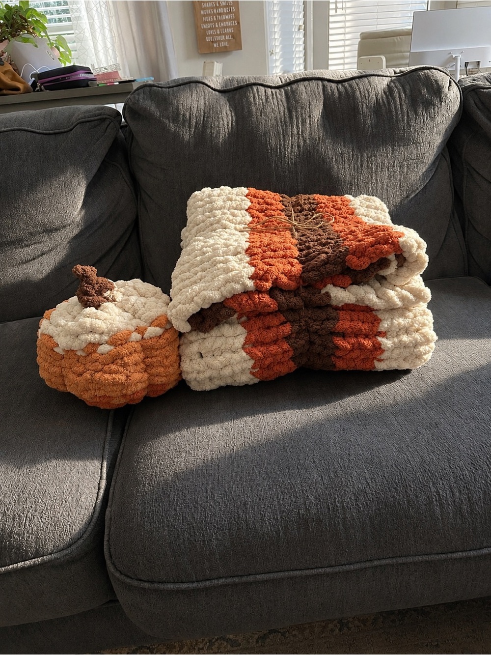 Handmade Chunky Knit Pumpkin Throw Blanket with Plush Pumpkin Pillow - Picture 4 of 6
